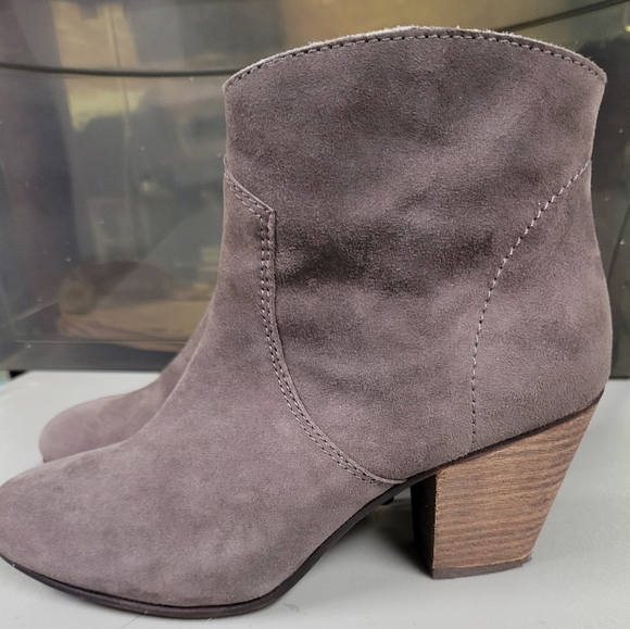 Boden Western Ankle Boots Gray Suede Stacked Heel EU 38 Womens - Picture 2 of 4